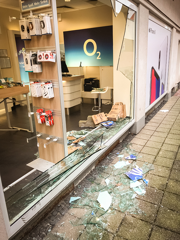 Glasbruch? Schulz hilft Ihnen unkompliziert Glasbruch? Schulz hilft Ihnen unkompliziert